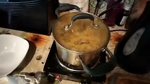 Gotuje zupę na objat z makaronem z grzbamy S01E1441