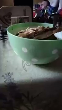 Pokazuje wam ludki z kurczaka pszne S01E105