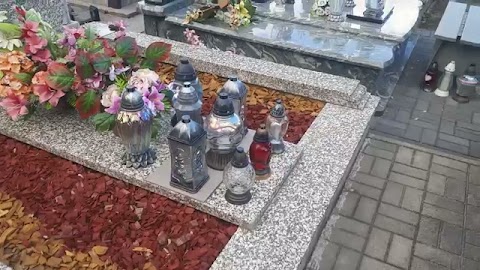 cmentarz po wichurze i mocz Krzyśka na cmentarzu S01E621