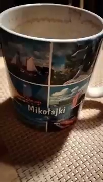 Podana kawa z mlekjem S01E236