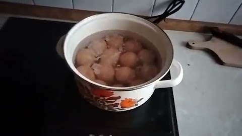 Jajka gotuje na siwjeta S01E940