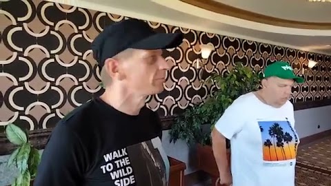 Pokazuje wam spanialym wanom S01E262