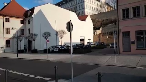 Pokarze zamek tu S01E822