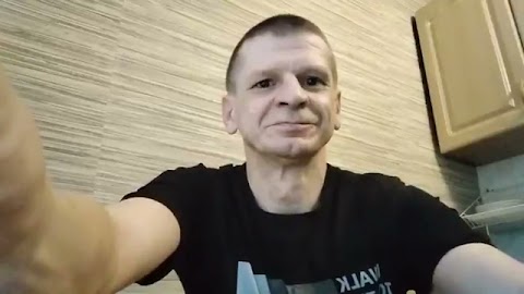 Wrzuciłem do domu zupki i kaszankę kupilem S01E1025