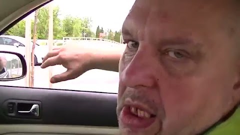 Zwiedzanie gospodarstwa oraz dojenie krowy S01E205