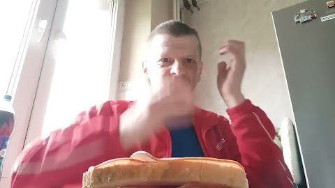 Sibiedanie jem w kuchni dzisi a nie w pokoju S01E1657