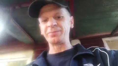 Spanialy poniedzalek wszedłem na dwór słoneczko świeci złota jesieni S01E462