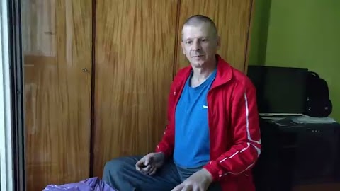 Major otwiera paczkę Bozq S01E1890