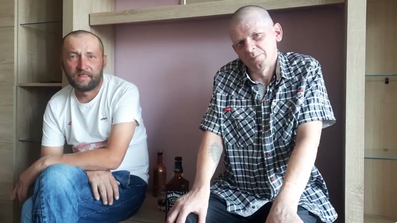 Geremek  i Major w nowym mieszkaniu S01E652