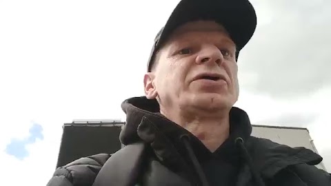 Busem pojechałem zalatwiaci sprawy S01E1675