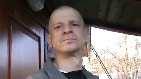 Pokazuje wam podwórko pogoda piekna S01E1203