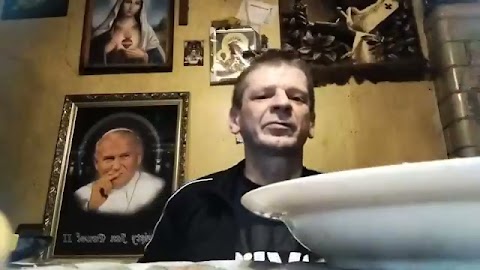 Dzedobry przepomnialem zie piotek jest kilka kawałków kiełbasy ziadlem S01E291